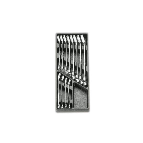 Plateau thermoformé rigide avec composition d’outils