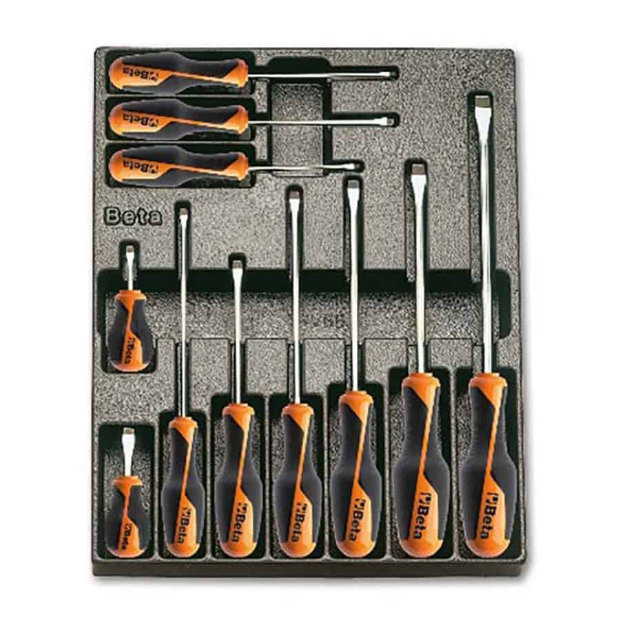 Plateau thermoformé rigide avec composition d’outils