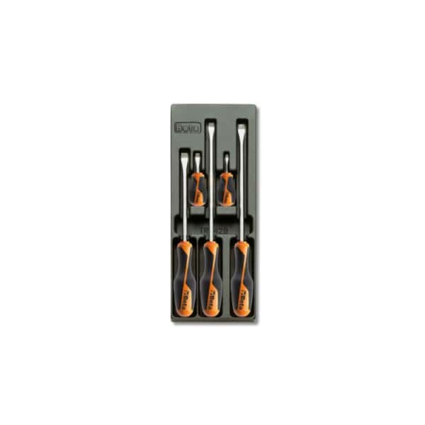 Plateau thermoformé rigide avec composition d’outils